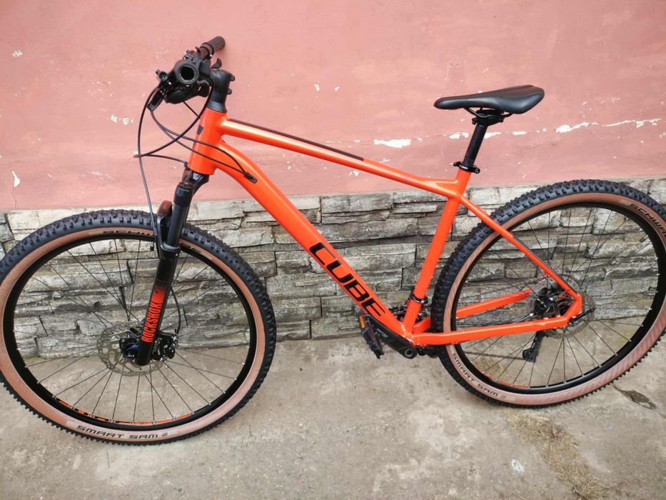 Bicicleta Cube Hardtrail roti pe 29
