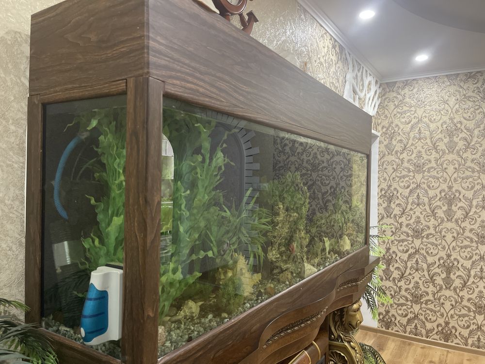 Продам отличный аквариум на 300 литров