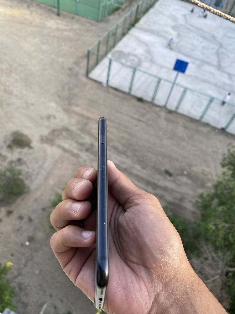 Iphone SE в отличном состояний
