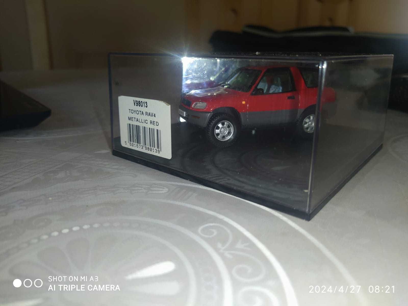 Модель в масштабе 1:43 Vitesse Toyota Rav 4