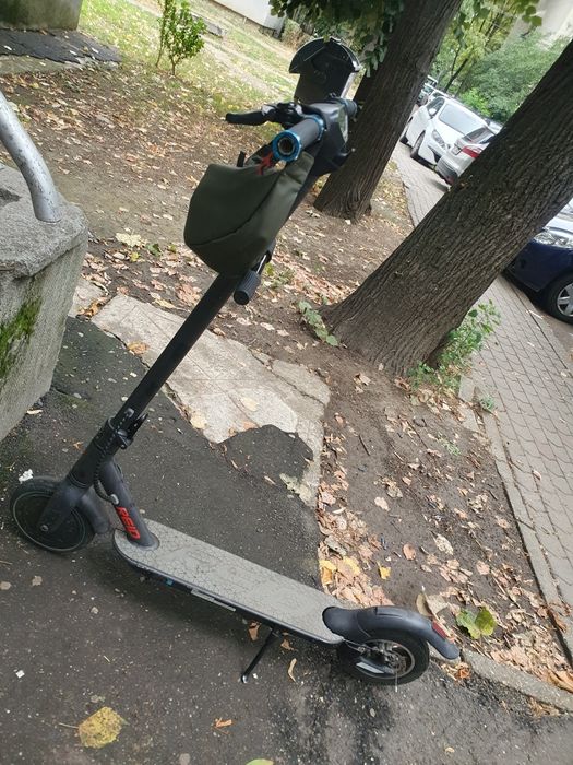 Vând trotineta Reid plus trotineta se prezintă ok fuge 27 30km h
