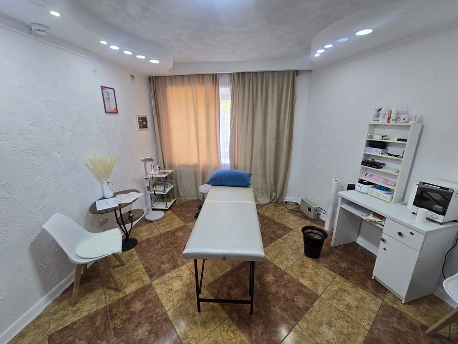 Сдам место в кабинете