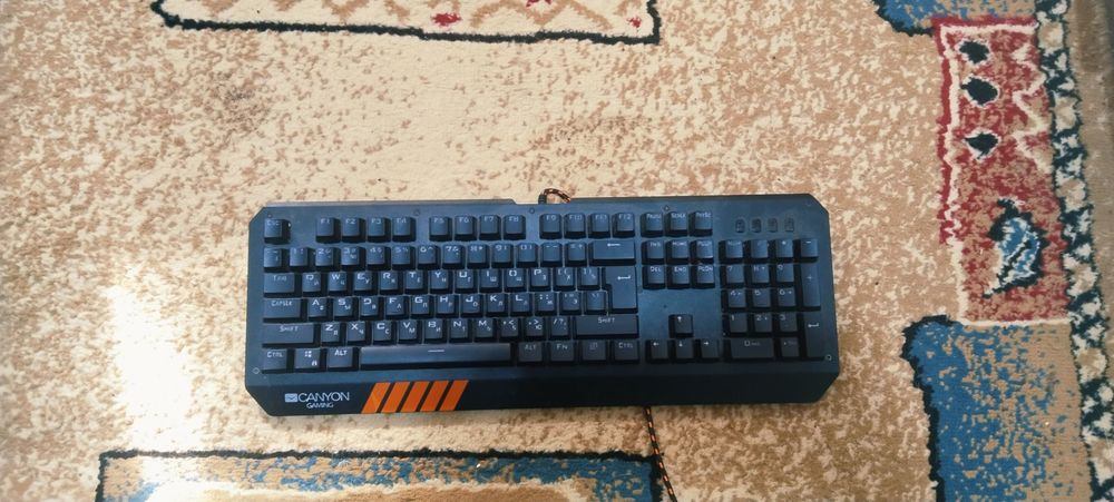 продам игравую клавиатуру