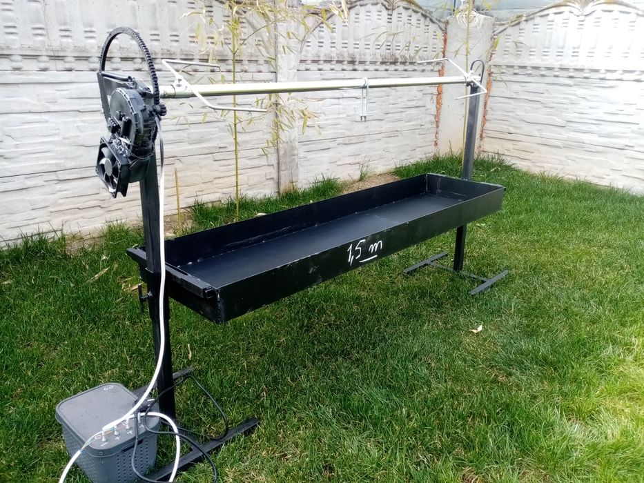 Rotisor electric cu trei viteze