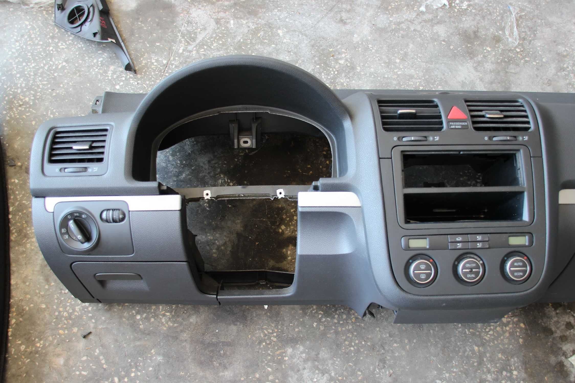 Табло за Фолксваген Голф 2006 г. Volkswagen Golf 5