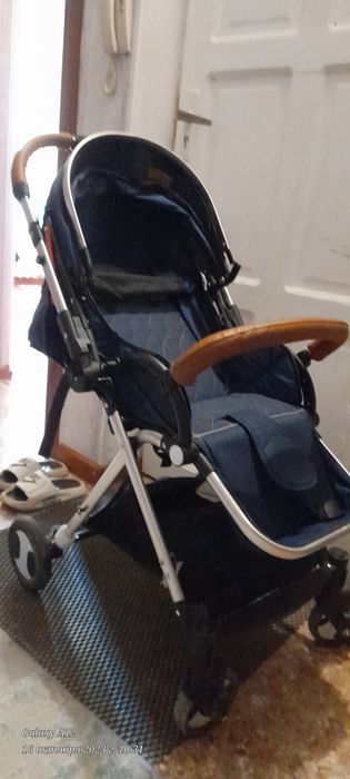 Каляска новая 1месяц пользовались.не сломанный .состояние супер