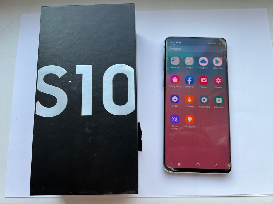 Продам свой Samsung S10 8/128gb Black в идеальном состаяние