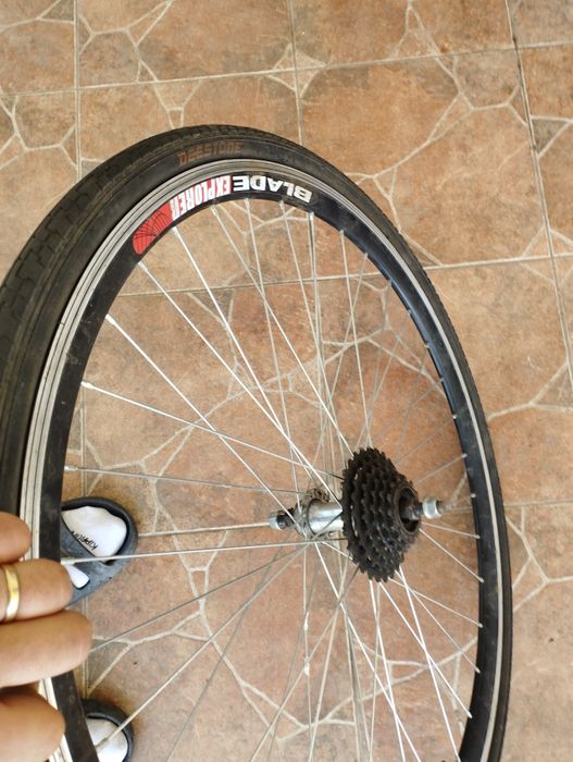 Vând piese de bicicleta, roti , furca telescopică