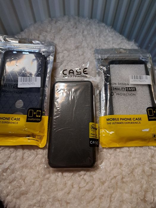 Huse Motorola G7 si Samsung A8