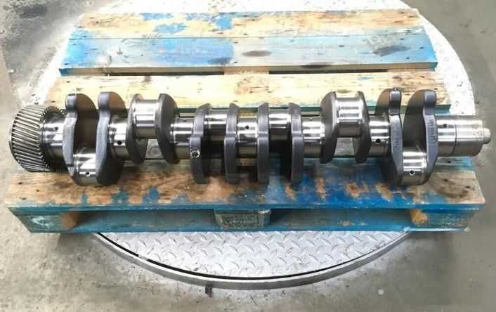 arbore cotit pentru camion iveco cursor 11    (504366353)