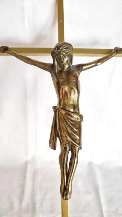 Кръст Разпятие Христово от масивен месинг-за закачане на стена