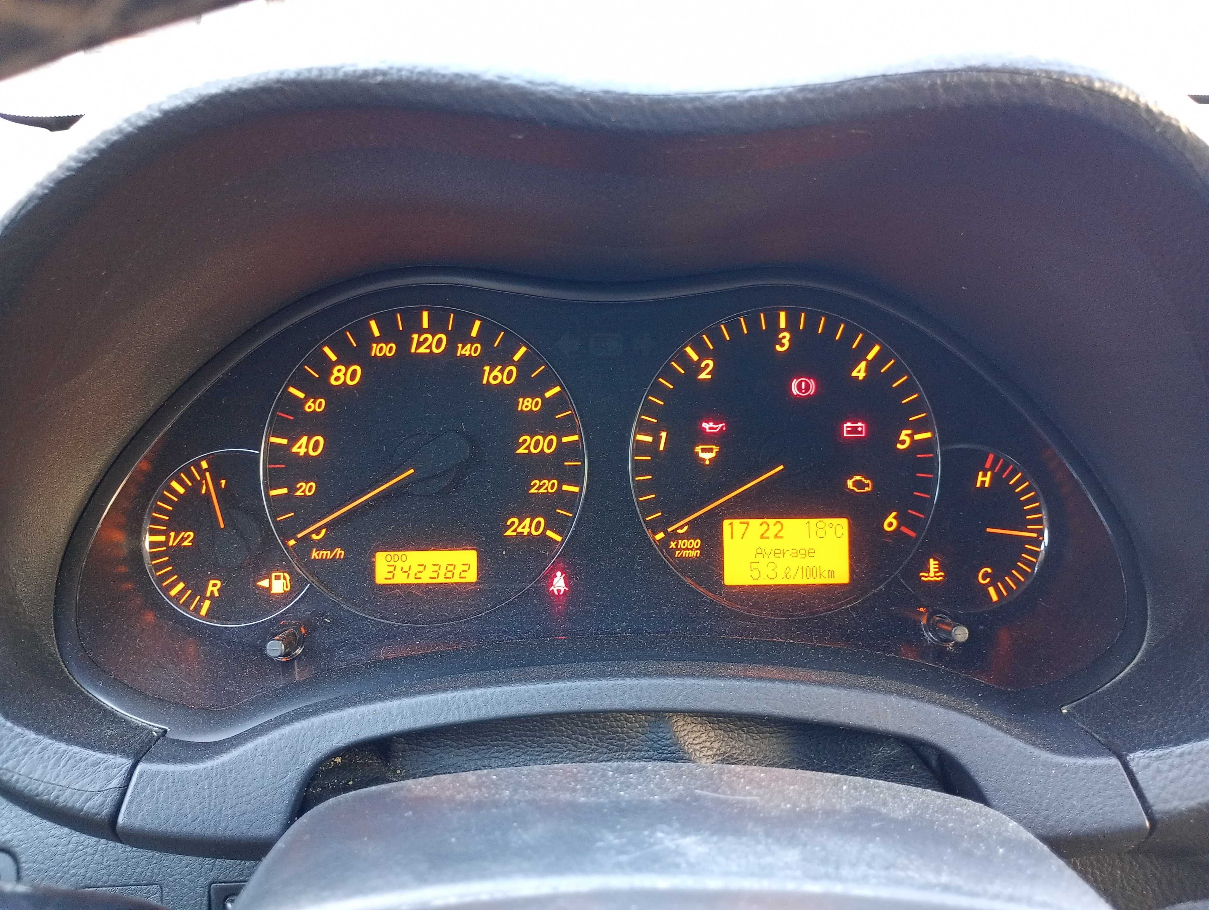Vând Toyota avensis second hand