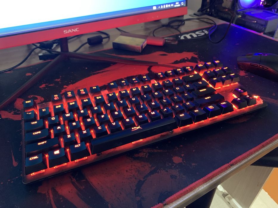 Продам клавиатуру HyperX