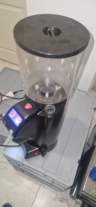 професионална кафемелачка в отлично състояние