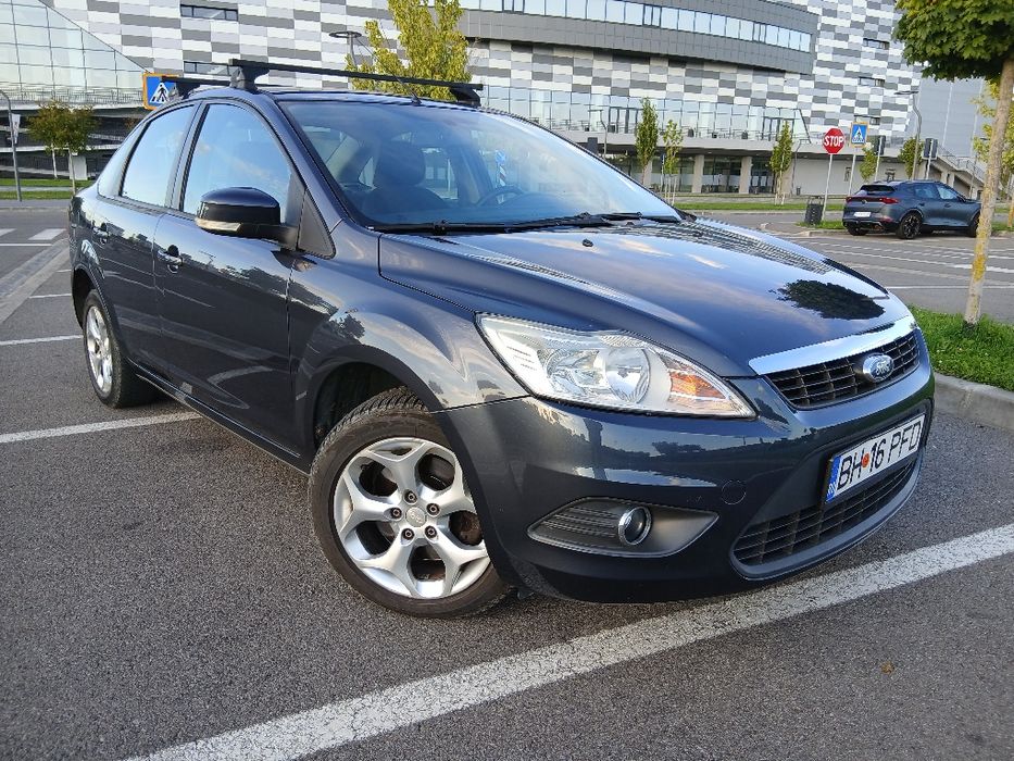 Vând Ford Focus 2 limuzina