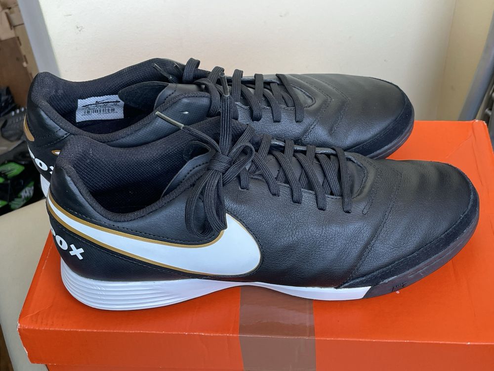Nike Tiempo Genio