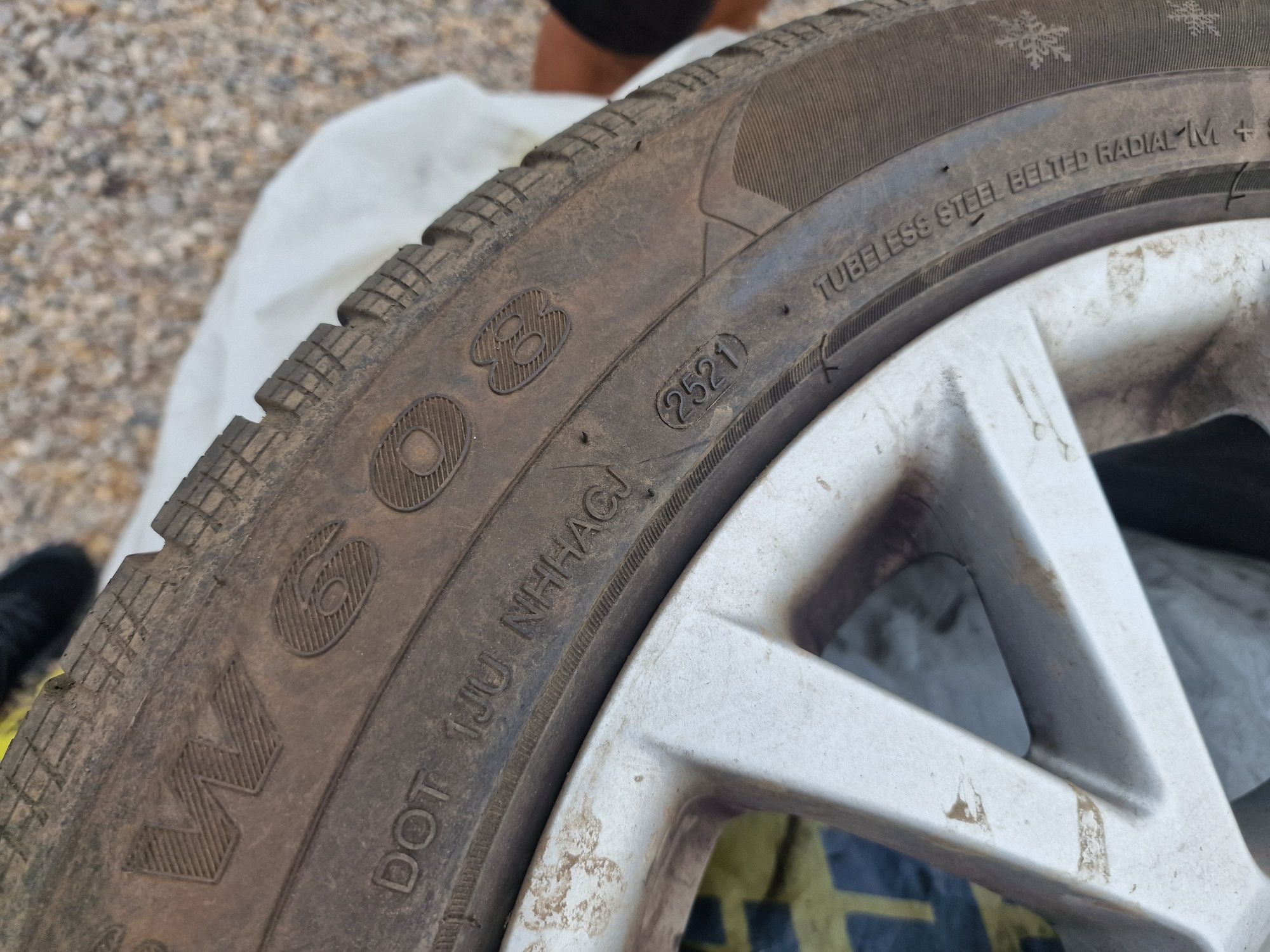 Гуми с Джанти за BMW 7 serie F01 245/50 R 18 Goodride 2021 dot