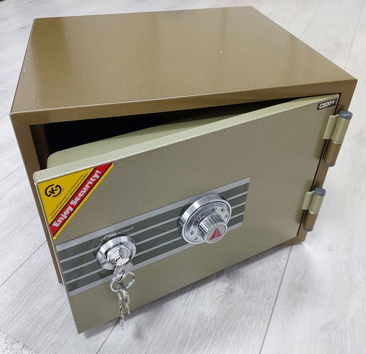 Сейф Diplomat CS001