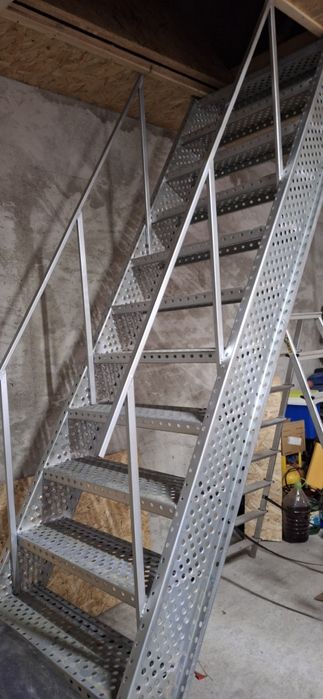 Scara metalica industriala