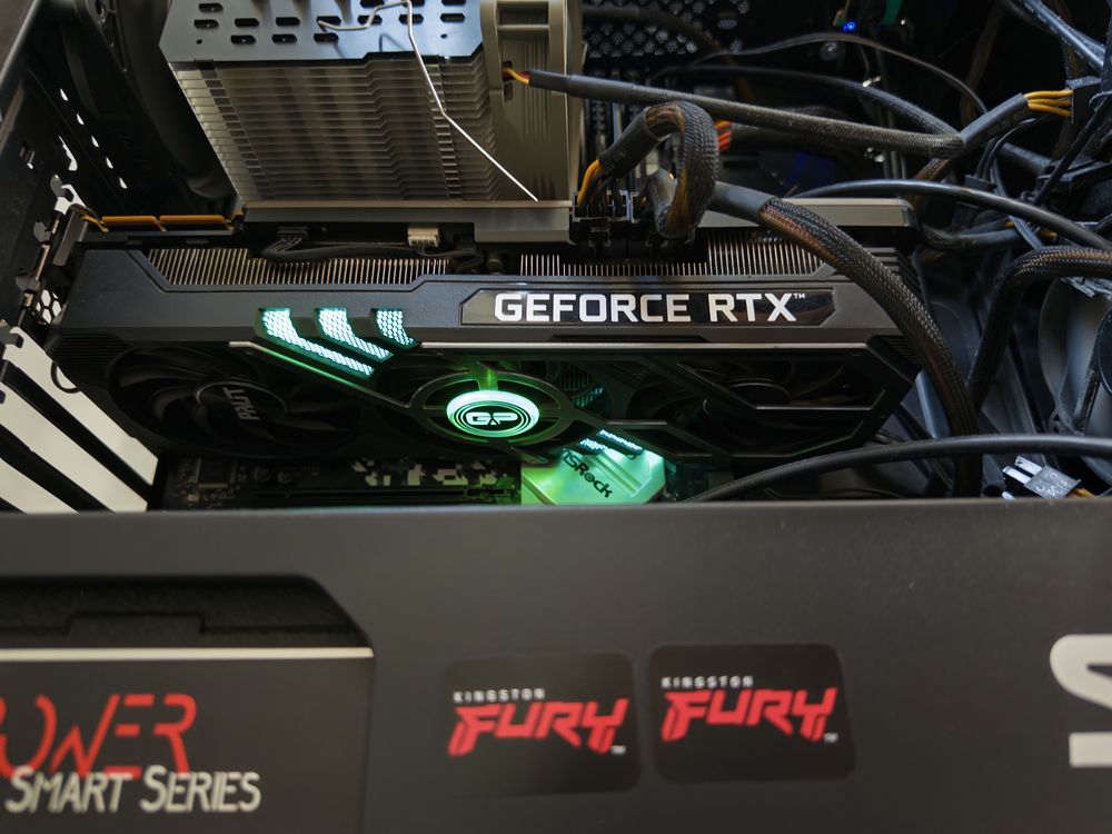 Геймърски Компютър - RTX 3090, Ryzen 5950X, 32GB RAM, 1200W PSU