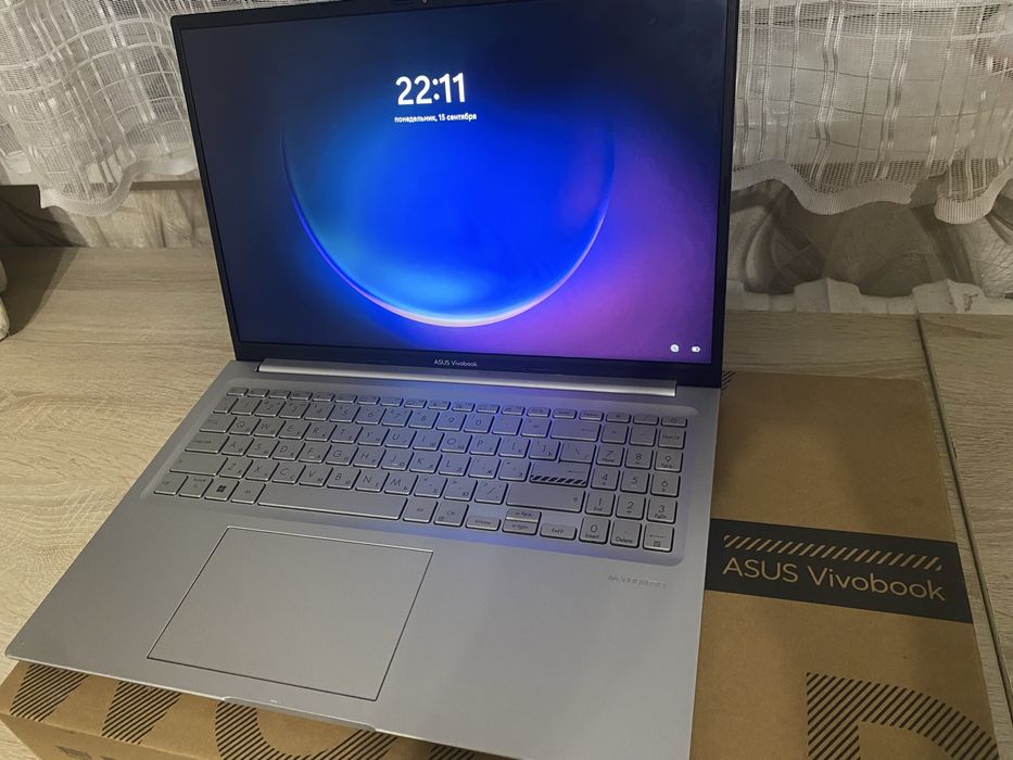 ASUS VivoBook 16 - Ryzen 5 5600H / 8GB / 512GB SSD