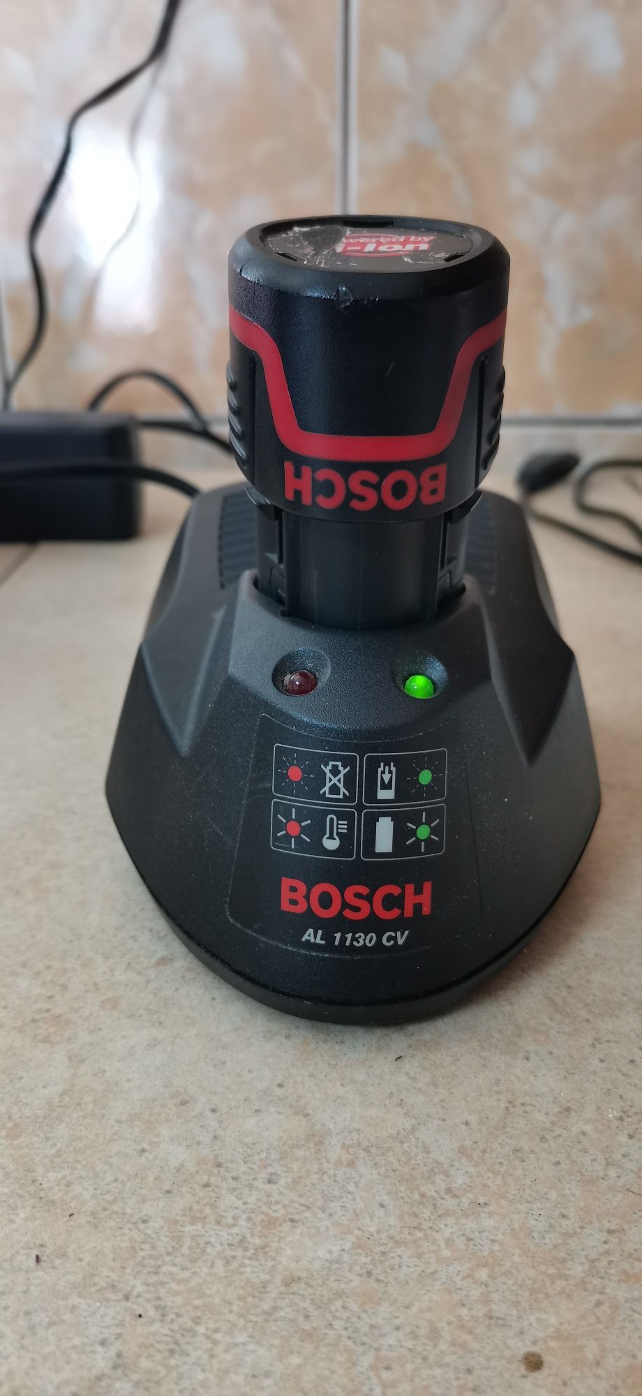 Încărcător și acumulator Li-ion Bosch 10,8Vh