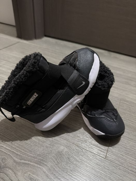 Ghete iarna nike marimea 27