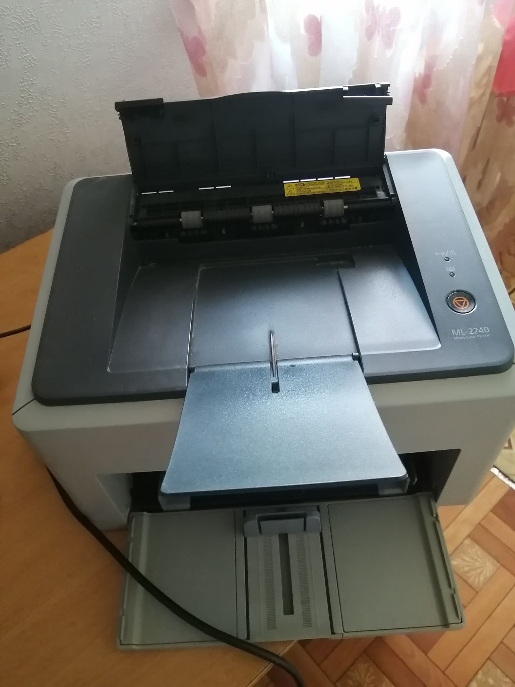 Срочно Принтер черно белый работает в хорошем состояние