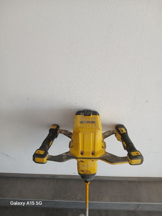 Dewalt malaxor cu acumulator
