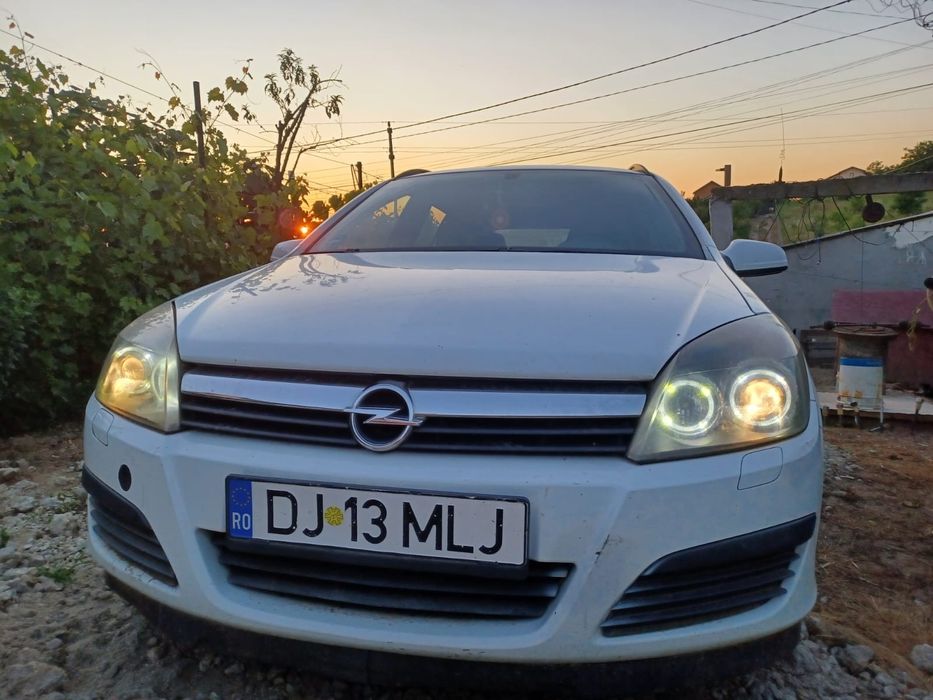 Dezmembrez opel astra h