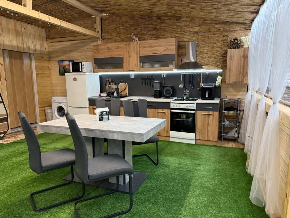 Еко Кънпинг Градина Каравана Лазов