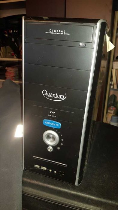 Компютър настолен