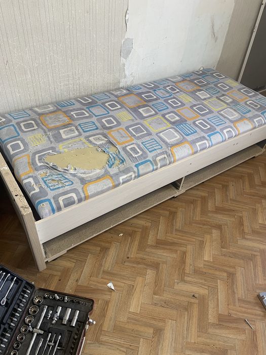 2шт кравати отдам даром