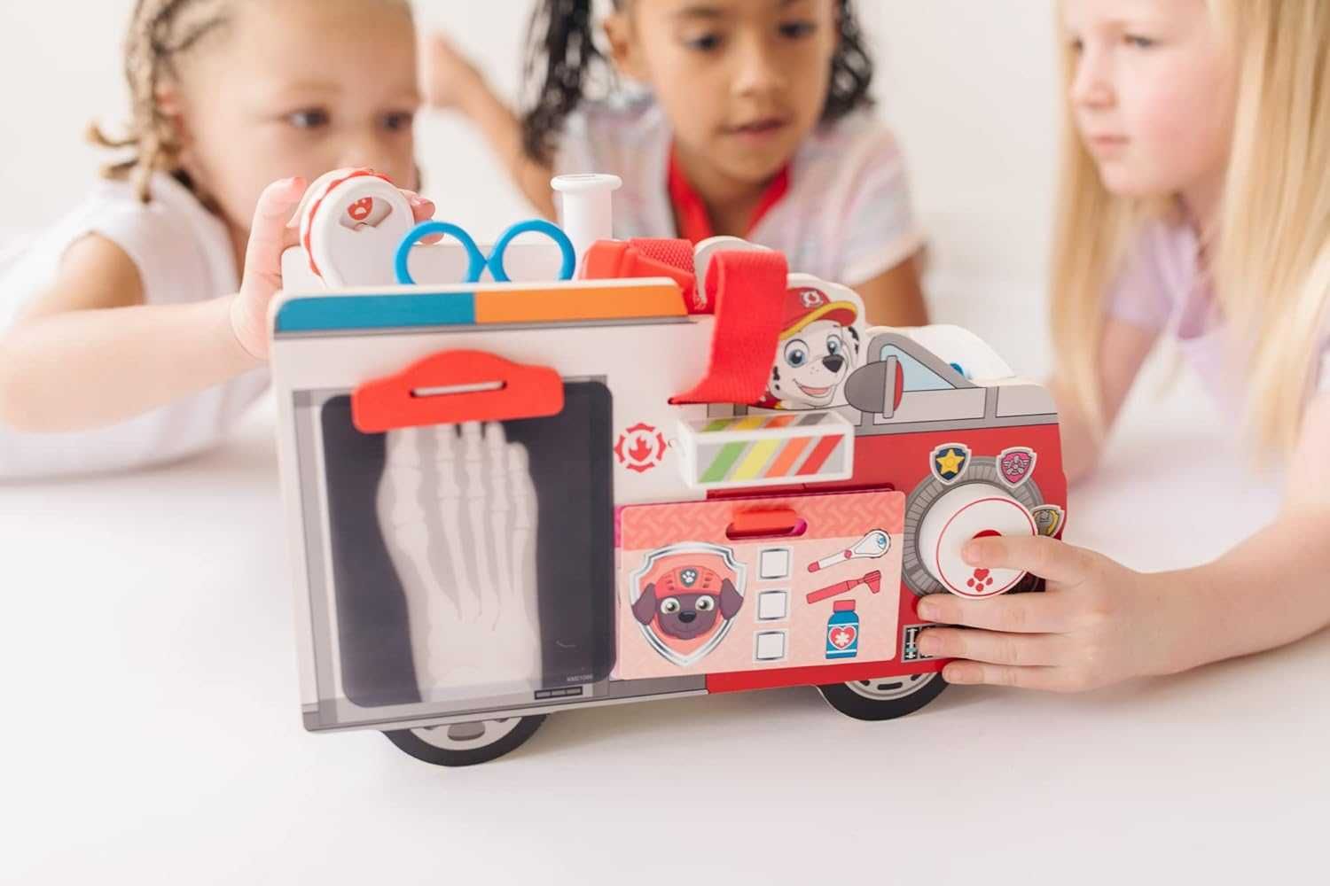Дървен камион кола Докторски комплект Melissa and Doug Paw Patrol