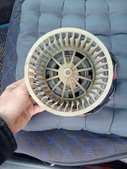 Моторчик печки пассат б3