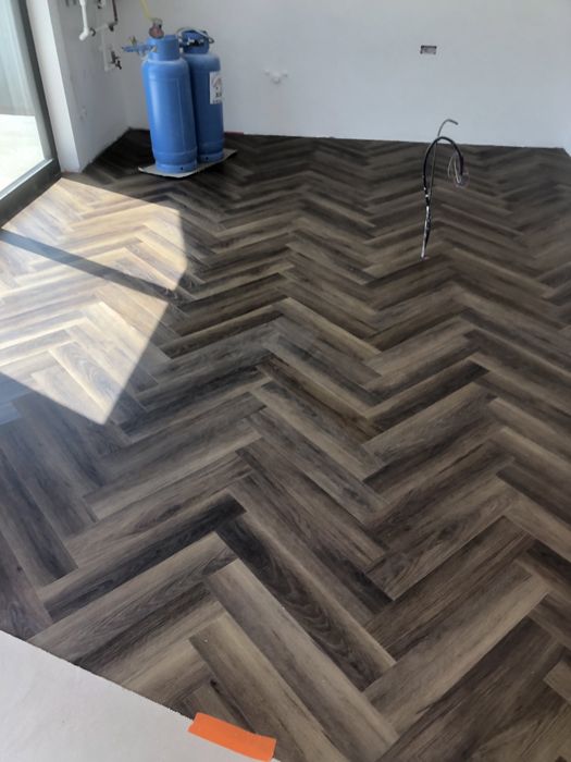 Montez parchet plinta usi