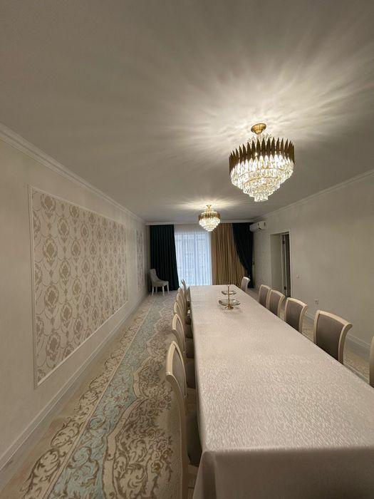 Продам 4-х комнатную квартиру в центре города, с доступной локацией