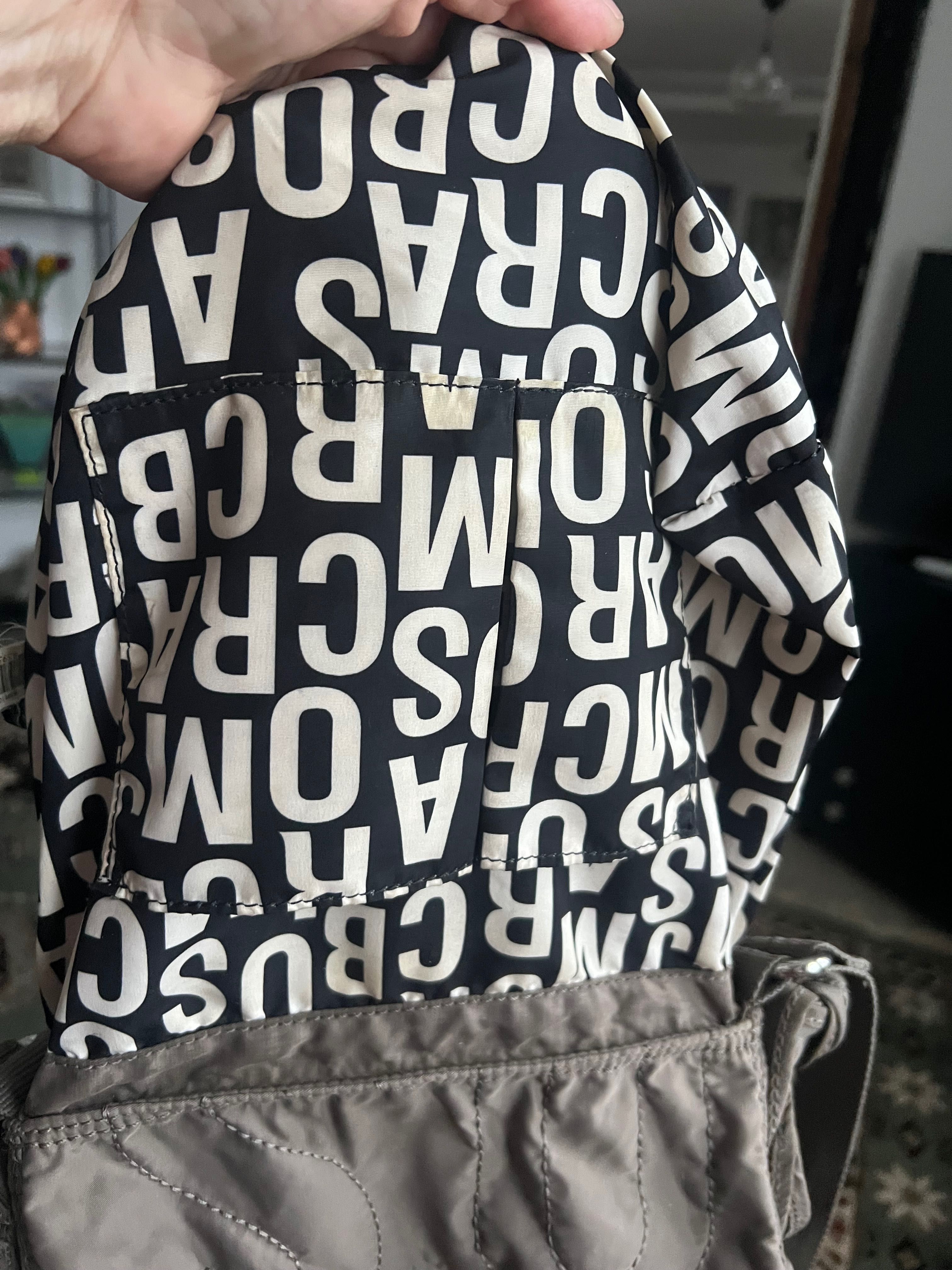 Geanta Marc Jacobs bej, nylon matlasat, incapatoare, excelenta