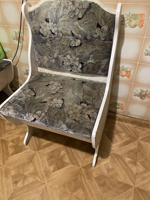 Кухонная скамья с нишами для хранения