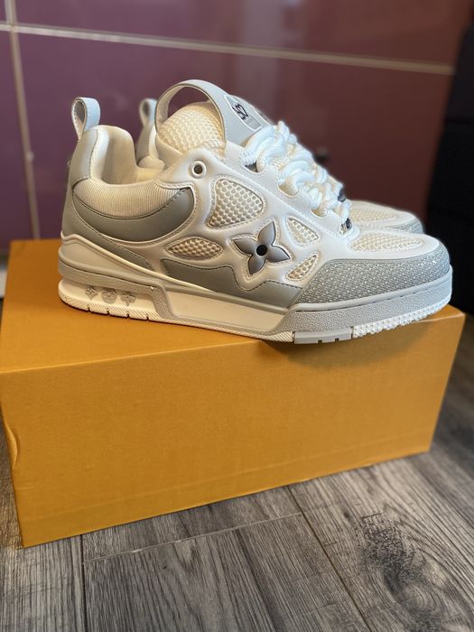 Lv skates (light grey)