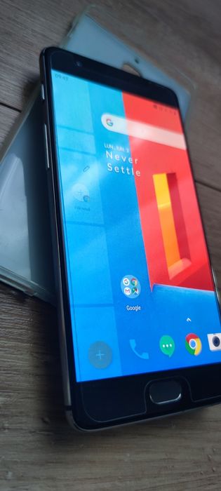 Smartphone OnePlus 3 64GB.