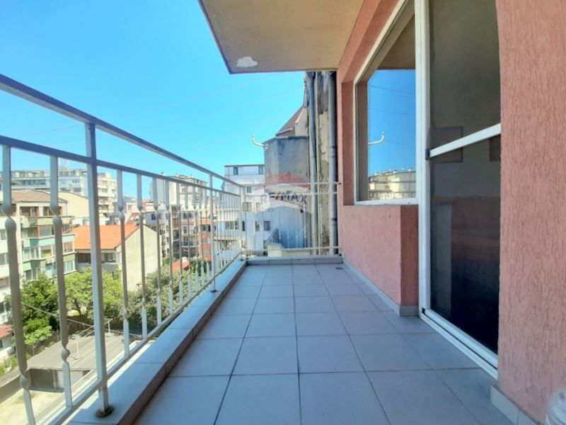 Дава се под наем Двустаен апартамент в Варна, Зимно кино Тракия - 65 кв.м за 423.3 € - Снимка #11