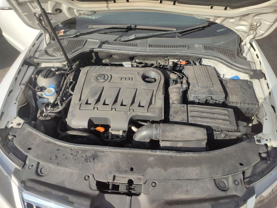 Usa fata stanga/Usa spate stanga Skoda Superb 2.0 TDI