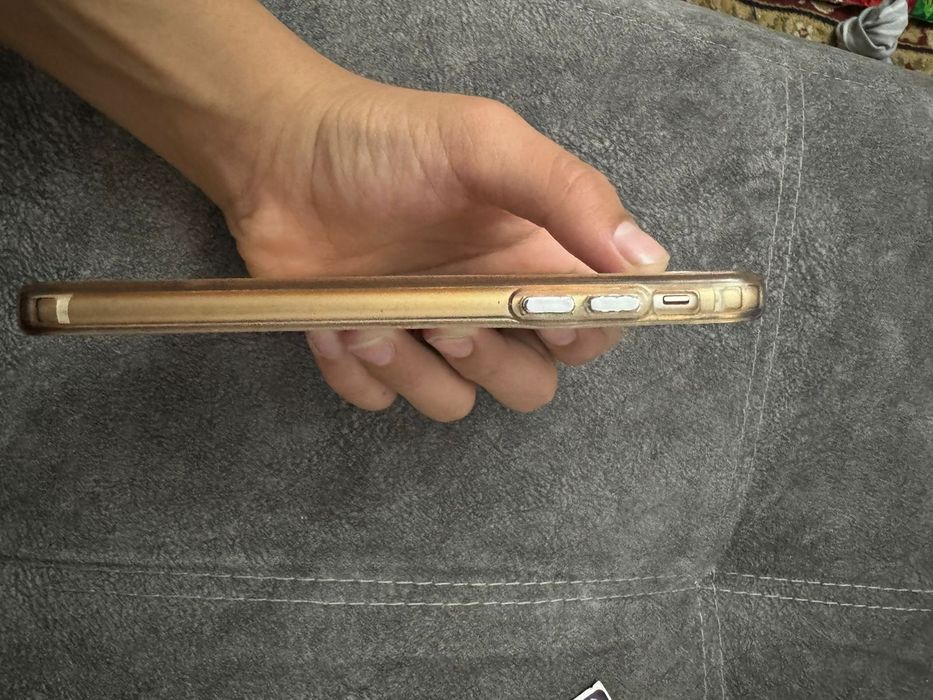 Продам айфон 7+ зарядка не берет