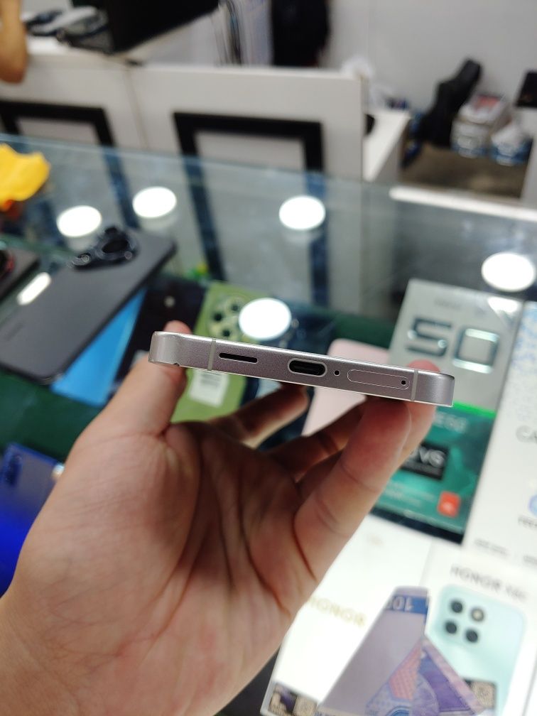 Samsung S24 Plus 12/256 Gb sotiladi