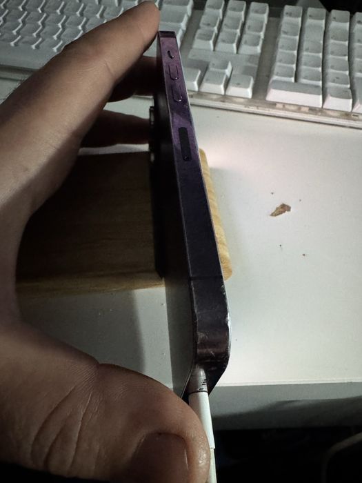 Vand iPhone 14 pro 256Gb bateria 90%