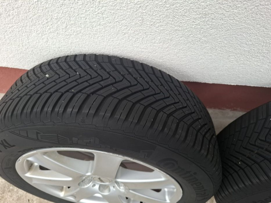 Anvelope Continental allseson Contact noi 215/60/17