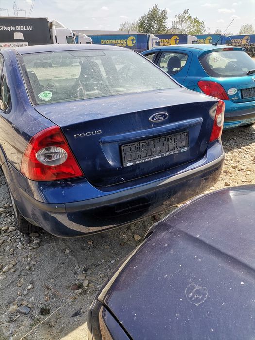 Bara fata capota trager usa Ford Focus