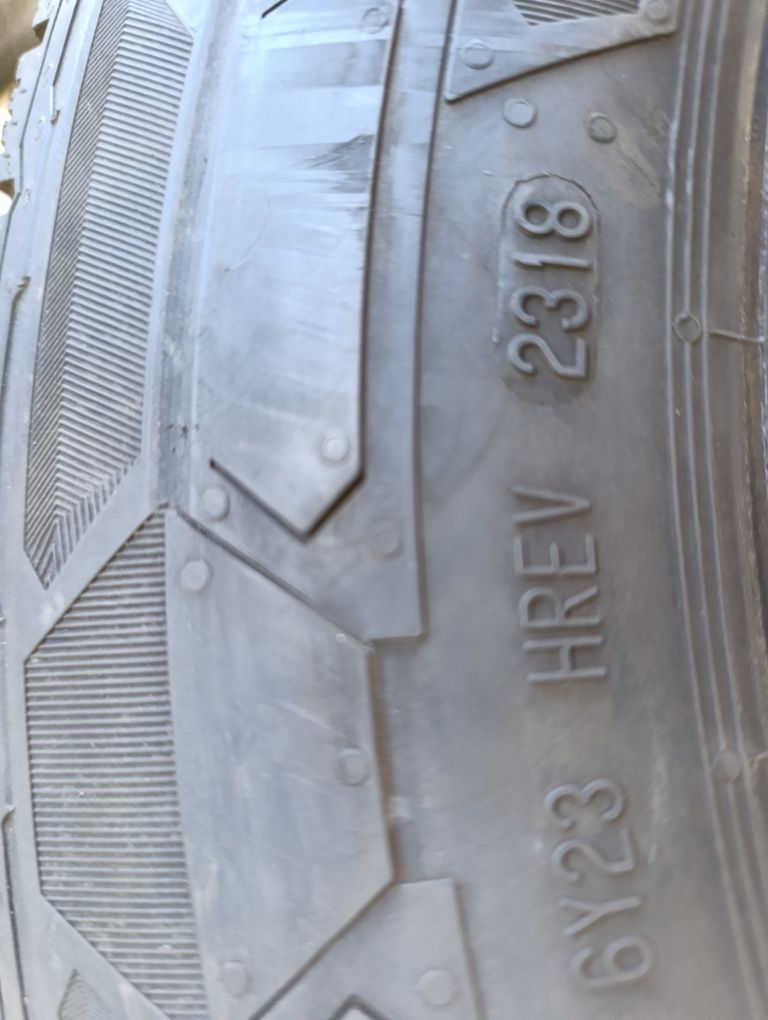 Зимни гуми Continental 205/65/16/C 9мм.