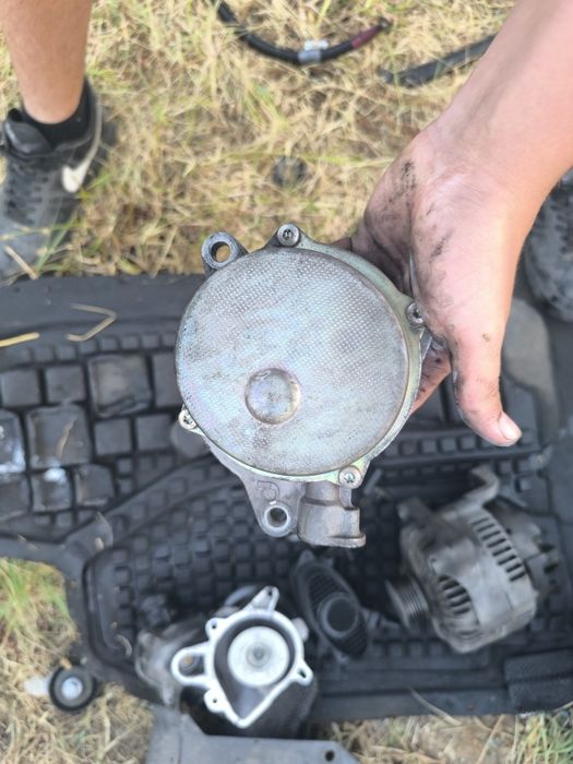 Вакум помпа Бмв е60 евро3 530д 218кс m57 e60 e61 530d